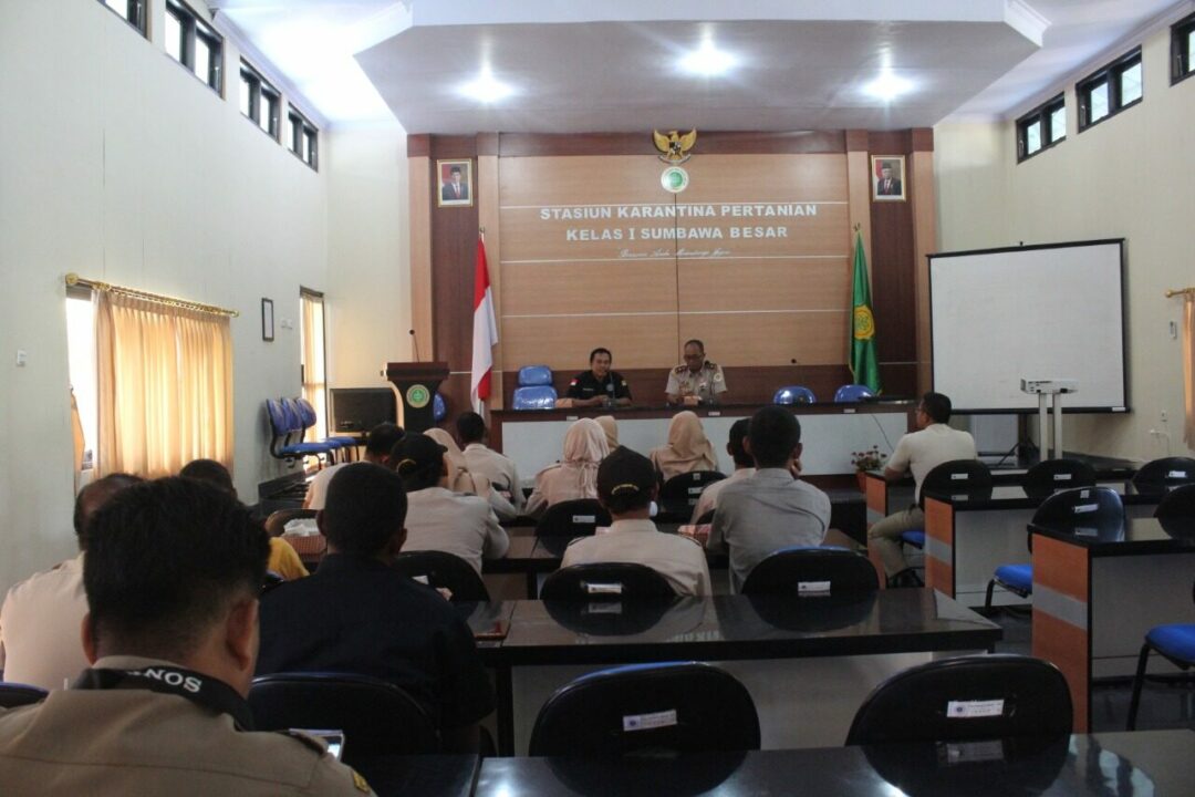Sosialisasi P4GN dan Test Urine di UPT Stasiun Karantina Pertanian Kelas I Sumbawa Besar