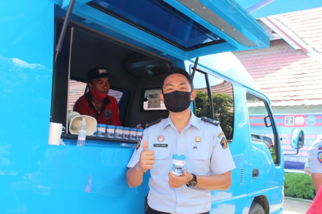 Test Urine di Lembaga Pemasyarakatan Kelas IIA Sumbawa dalam Rangka Impementasi Inpres No 2 Tahun 2020