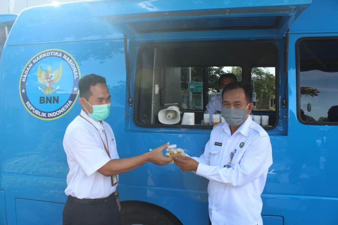Pemberdayaan Masyarakat melalui Test Urine di PT Pertamina Foel Badas