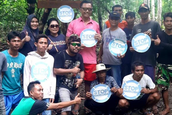 Kampanye P4GN di “Queen Waterfall” Desa Labuhan Aji Taman Buru Pulau Moyo