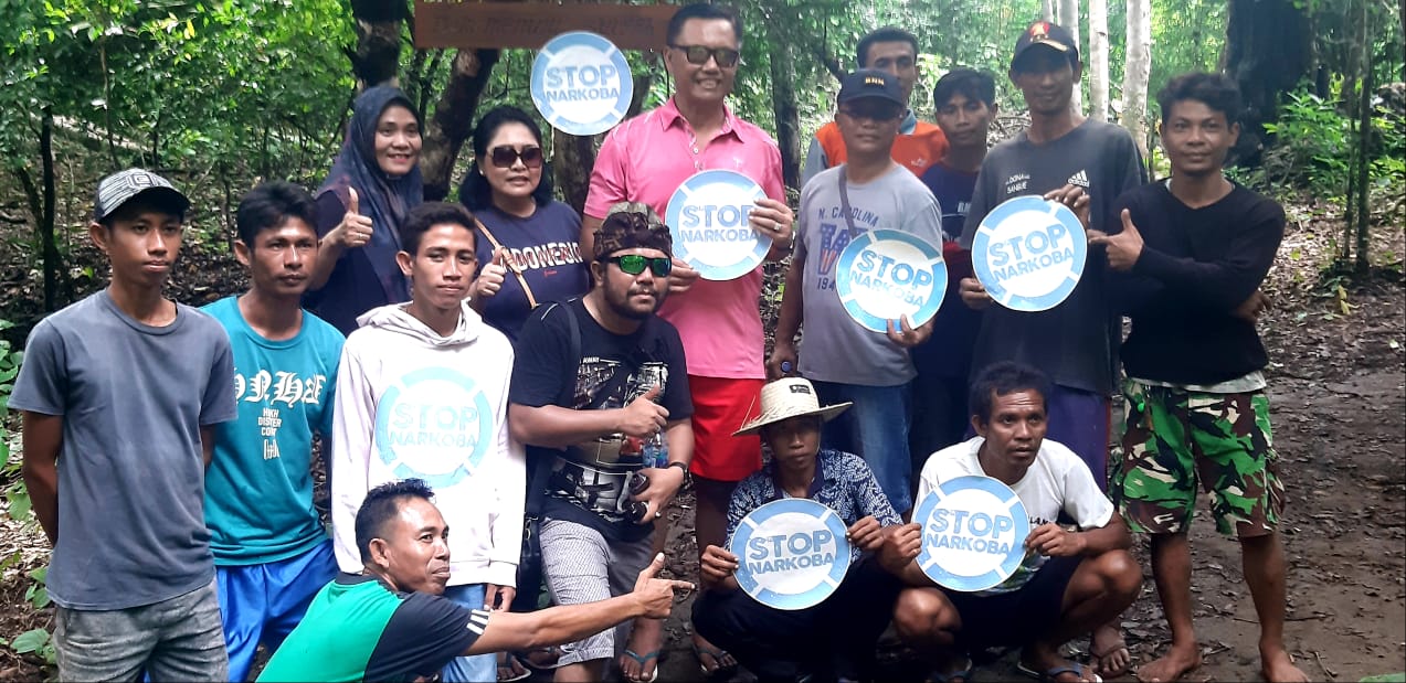 Kampanye P4GN di “Queen Waterfall” Desa Labuhan Aji Taman Buru Pulau Moyo Kampanye P4GN di “Queen Waterfall” Desa Labuhan Aji Taman Buru Pulau Moyo