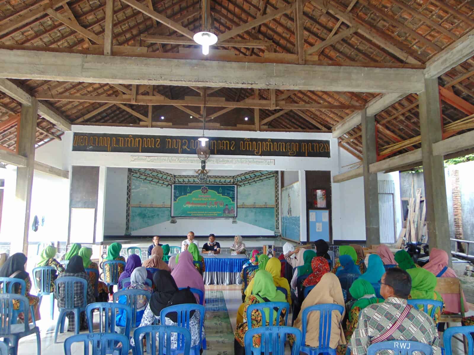Kepala BNNK Sumbawa Beri Pemahaman P4GN Pada Pertemuan Kerukunan Warga Jawa