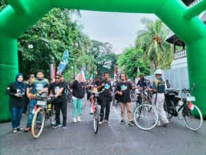 Bersepeda Maras Bersama Pusaka Komunitas Sepeda Tua Bersepeda Maras Bersama Pusaka Komunitas Sepeda Tua